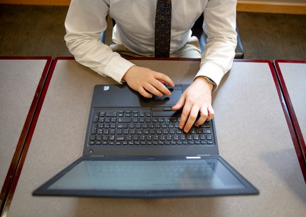 Online student logs into class