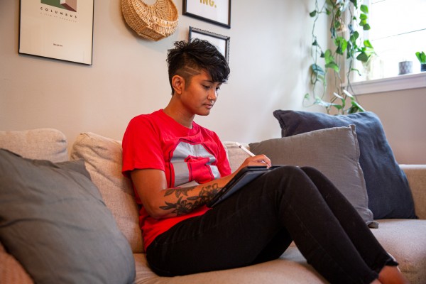 Student reading an online textbook.